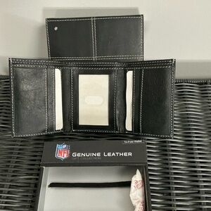 NFL Pittsburgh Steelers Black Leather Tri-Fold Wallet